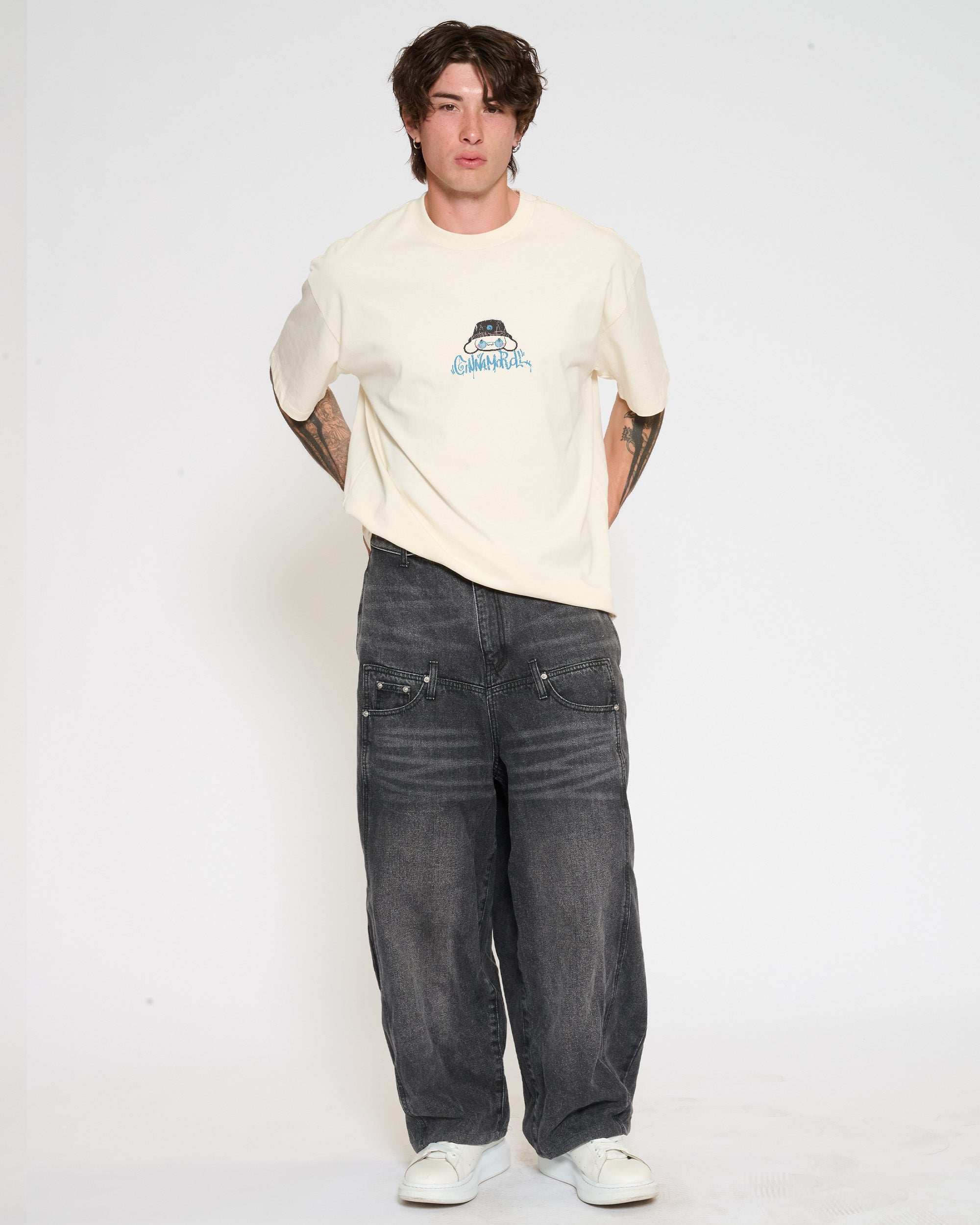 Cinnamoroll Street Oversized Tee – view 5