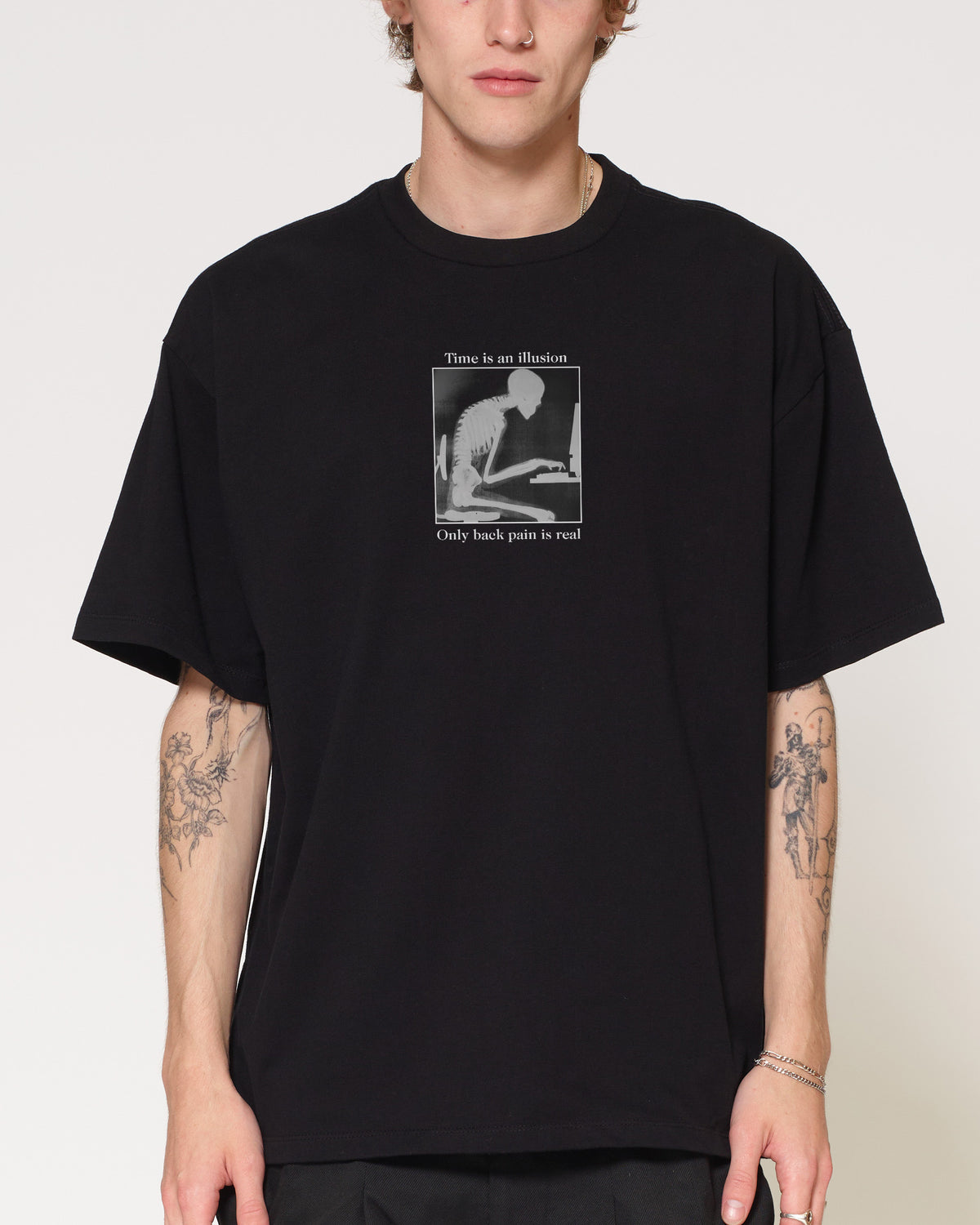 Time is an illusion Black Oversized Tee