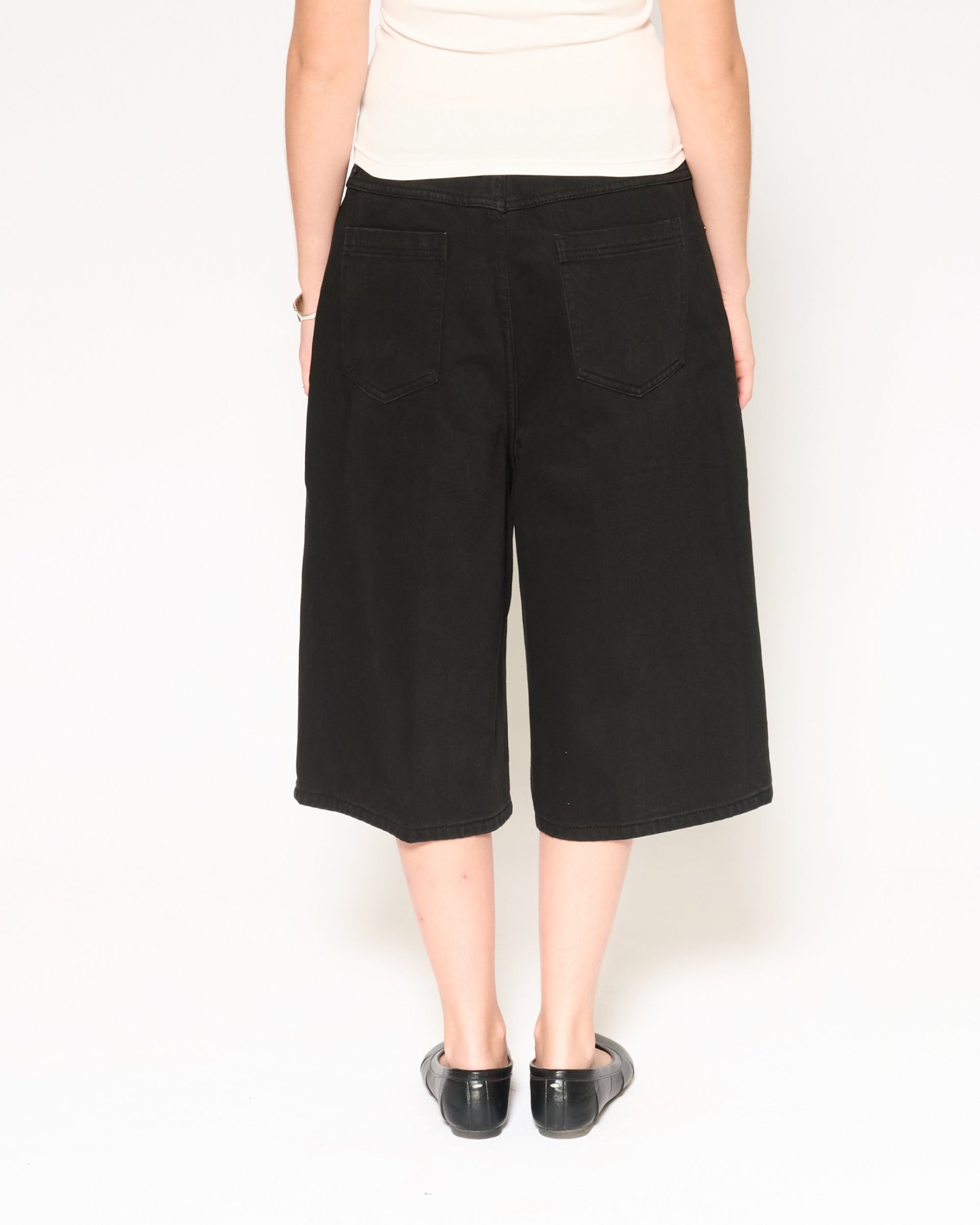 On Air Black Jorts